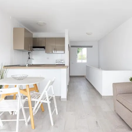 Duplex Con Piscina Junto Al Mar *
